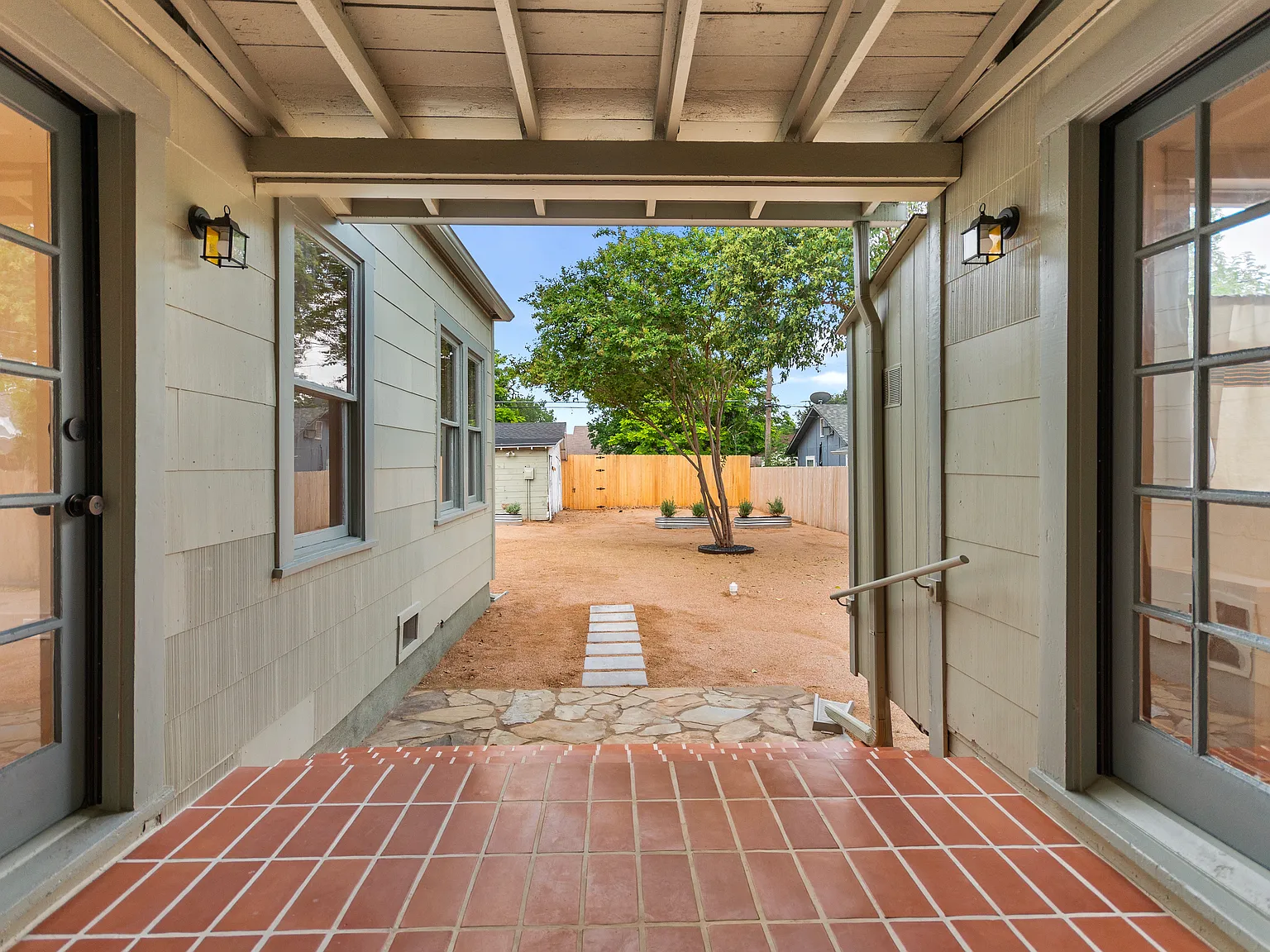 2 bed, 1316 sqft, $2,400 — Photo 3