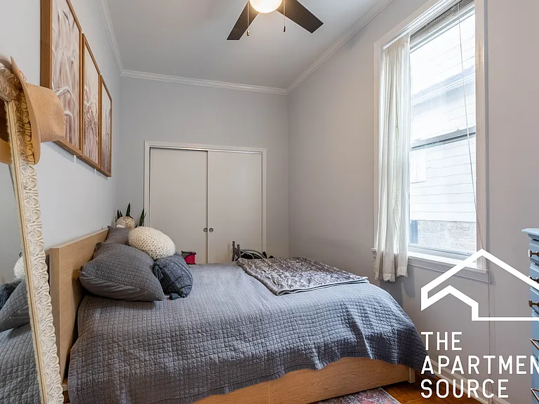 2215 W Wellington Ave #1F — Photo 12