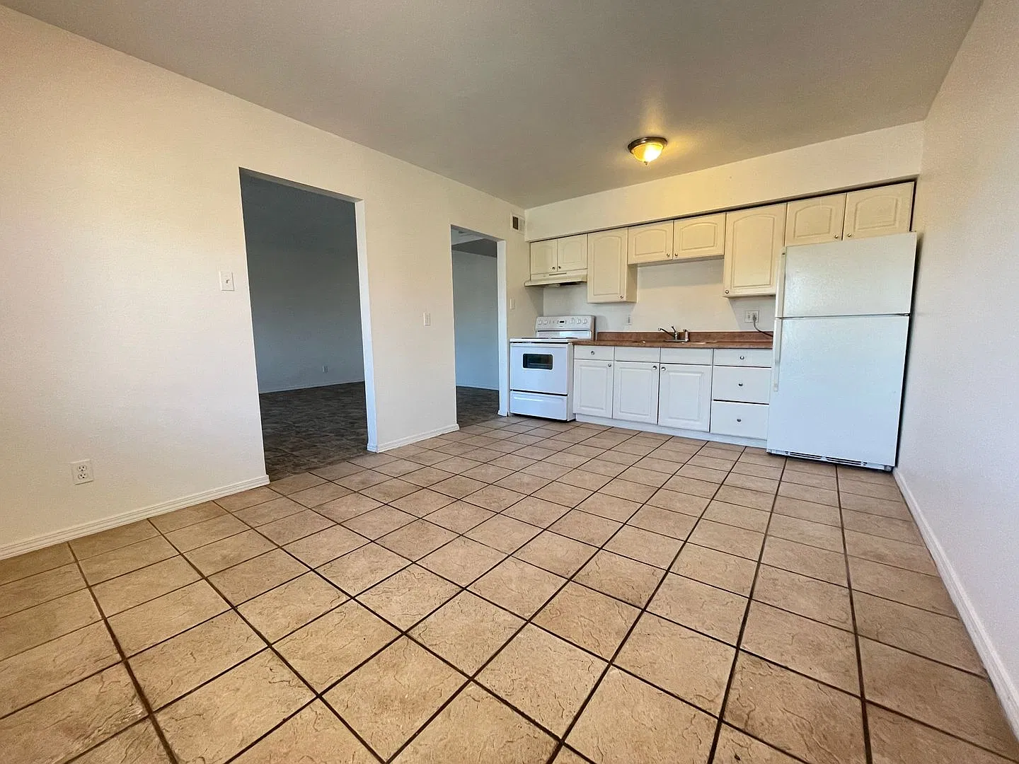 Valle del Sol Apartments — Photo 3