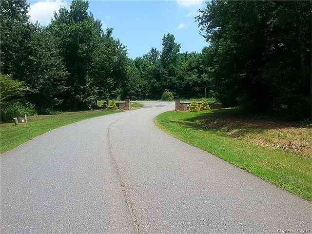 1st image of 107 Draper Dr