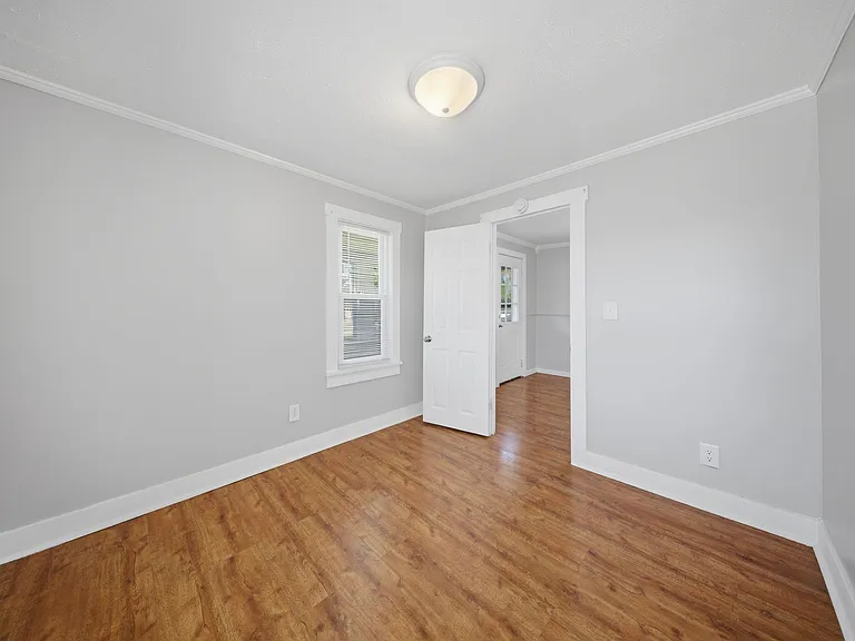 809 W Park Ave — Photo 11