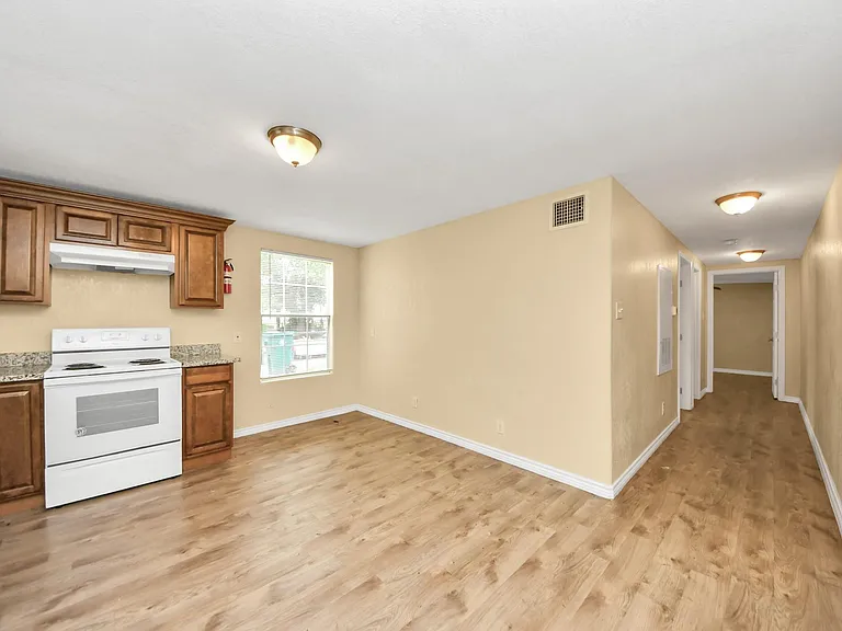 706 Harris Ave #3 — Photo 3