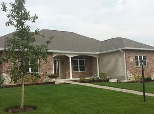 1201 Dorchester Ct, Washington, IL