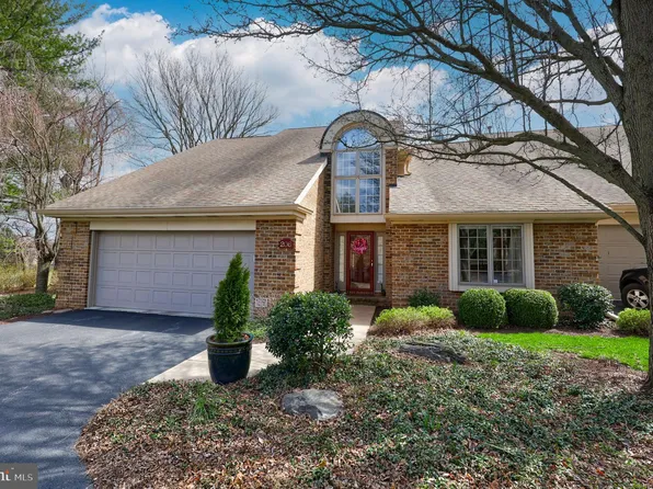 206 Willow Valley Dr, Lancaster, PA 17602