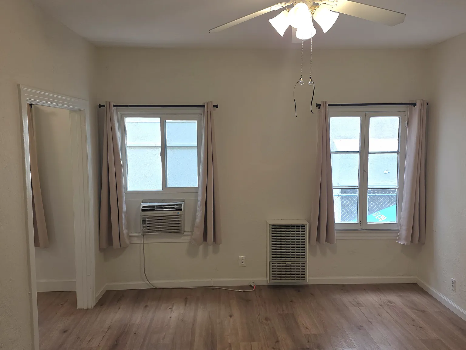 Studio, 450 sqft, $1,750 — Photo 3
