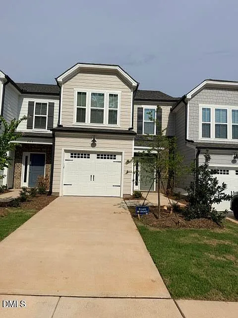 3 bed, 2.5 bath, $1,895 — Photo 1