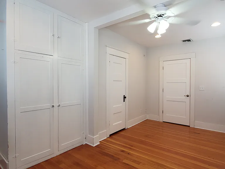 426 W 6th St #5 — Photo 12