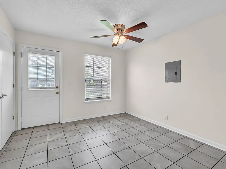 2451 W Wilson Rd — Photo 6