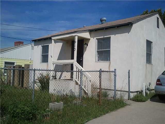 1st image of 1913 Grove St