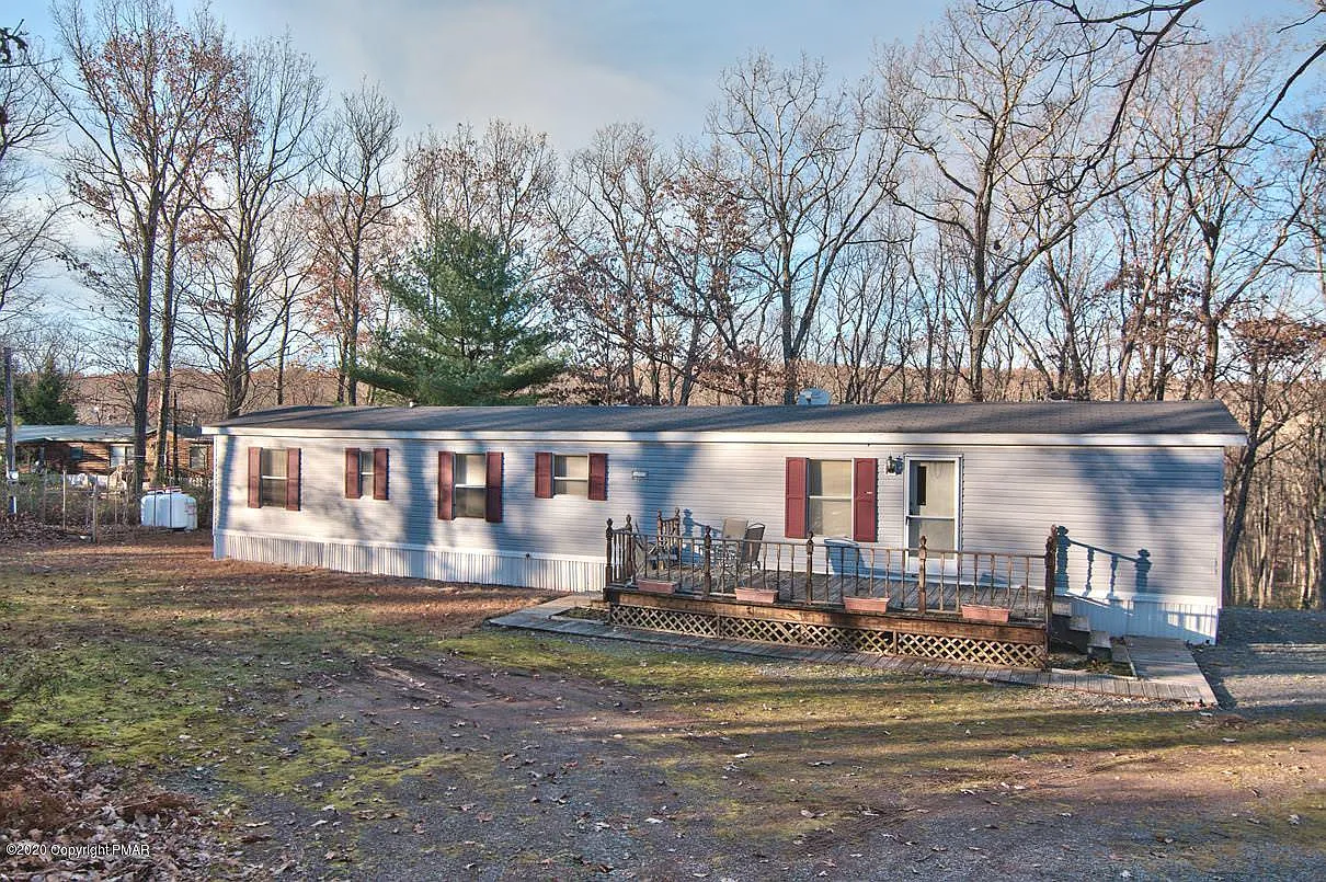 191 Maple Dr photo 1