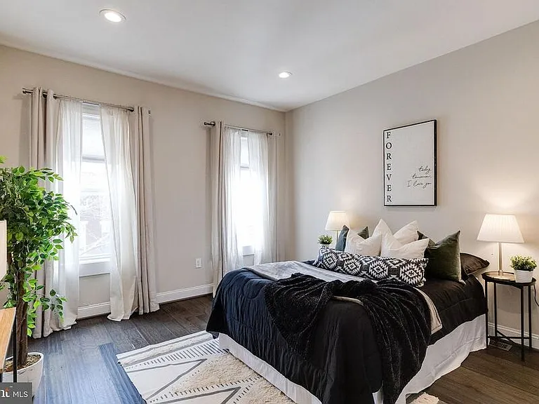 442 N Linwood Ave — Photo 16