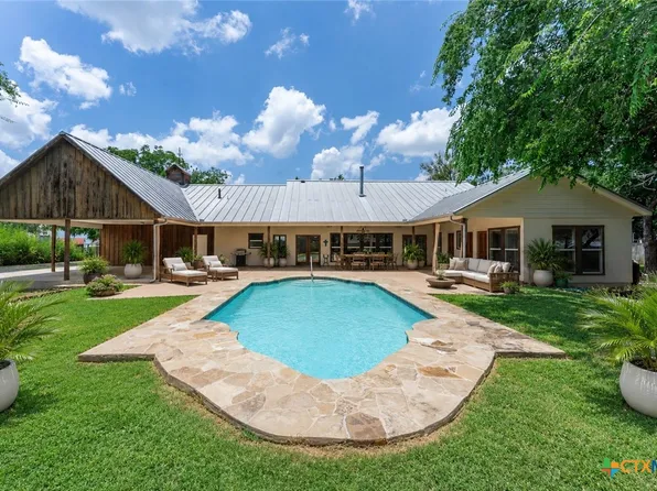 1690 Waterway Ln, New Braunfels, TX 78130