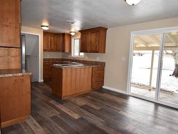 4th image of 1116 E 21st St
