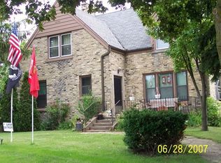 437 S Green Bay Rd, Racine, WI 53406