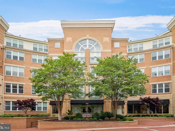 12000 Market St APT 371, Reston, VA 20190