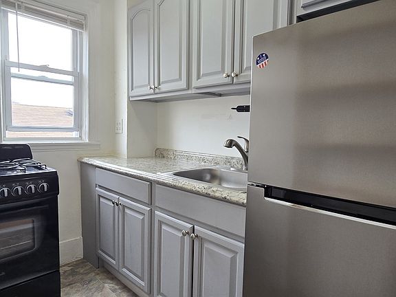 5th image of 63 Prospect St APT 3