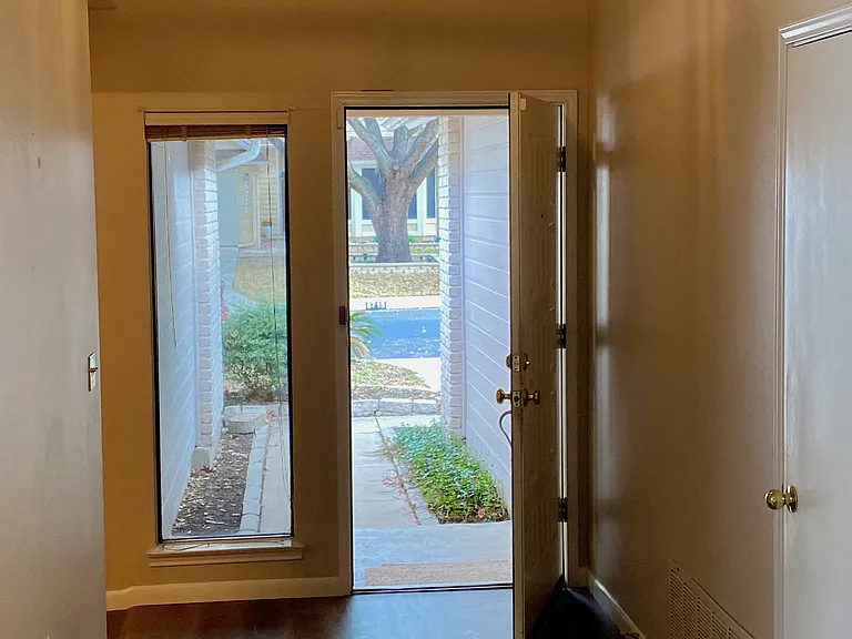 6710 Ambush Dr — Photo 7