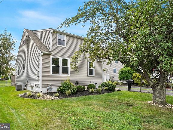 2nd image of 105 Loller Rd