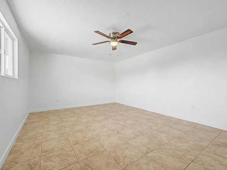 3519 W Orchid Ln — Photo 37
