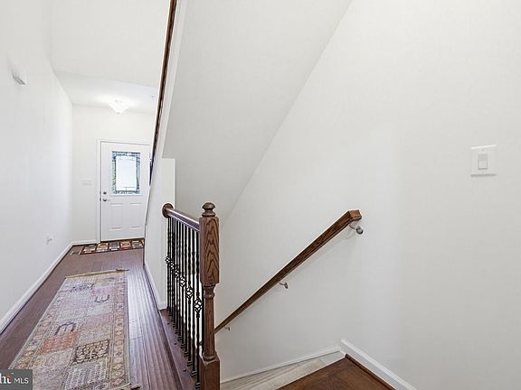 3rd image of 6446 Park Forest Cir
