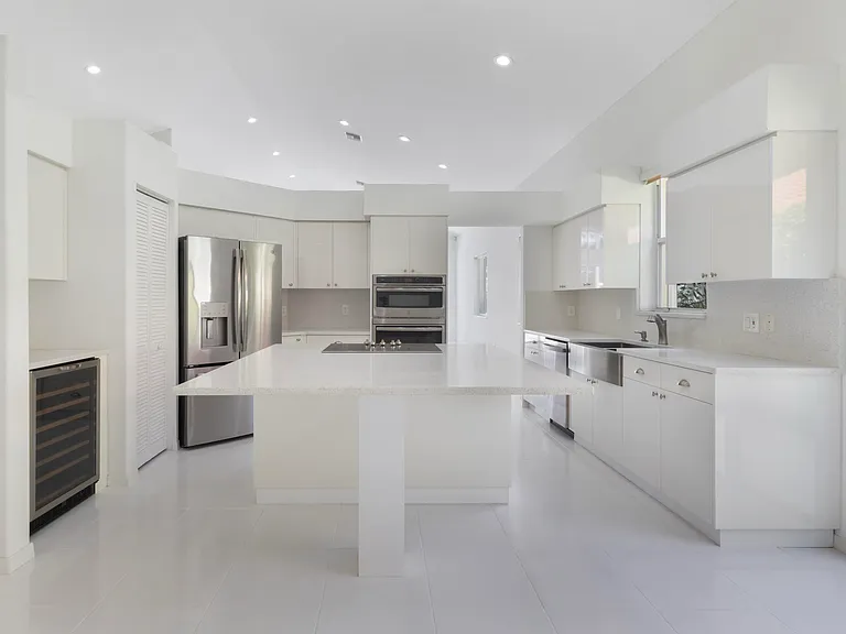 5279 Brookview Dr — Photo 12