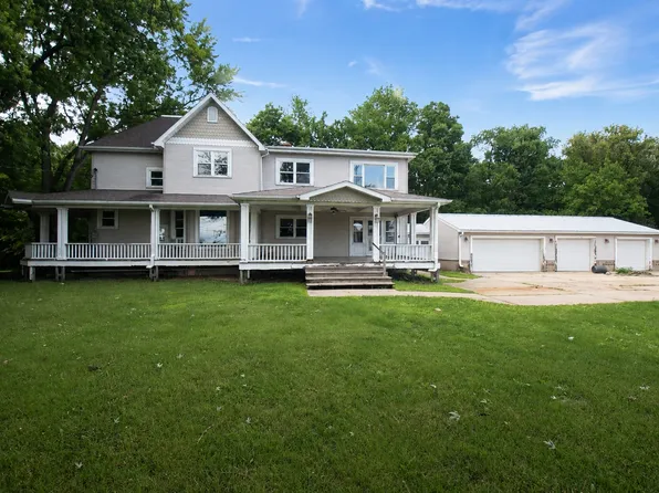 1502 S Galena Ave, Dixon, IL 61021