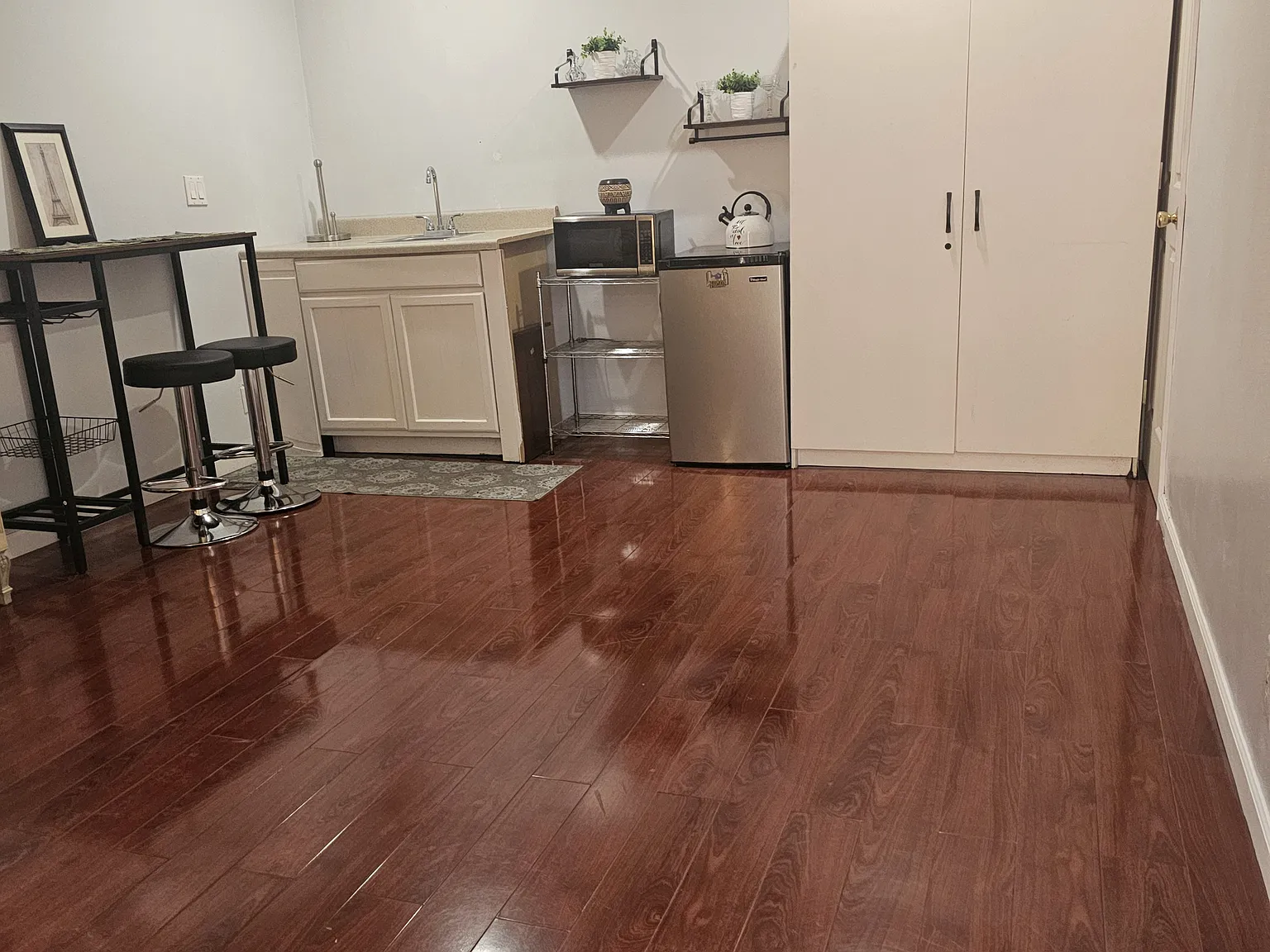 1 bed, 250 sqft, $1,600 — Photo 3