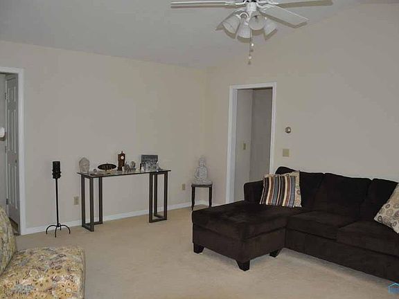 4th image of 203 Briarwood Dr