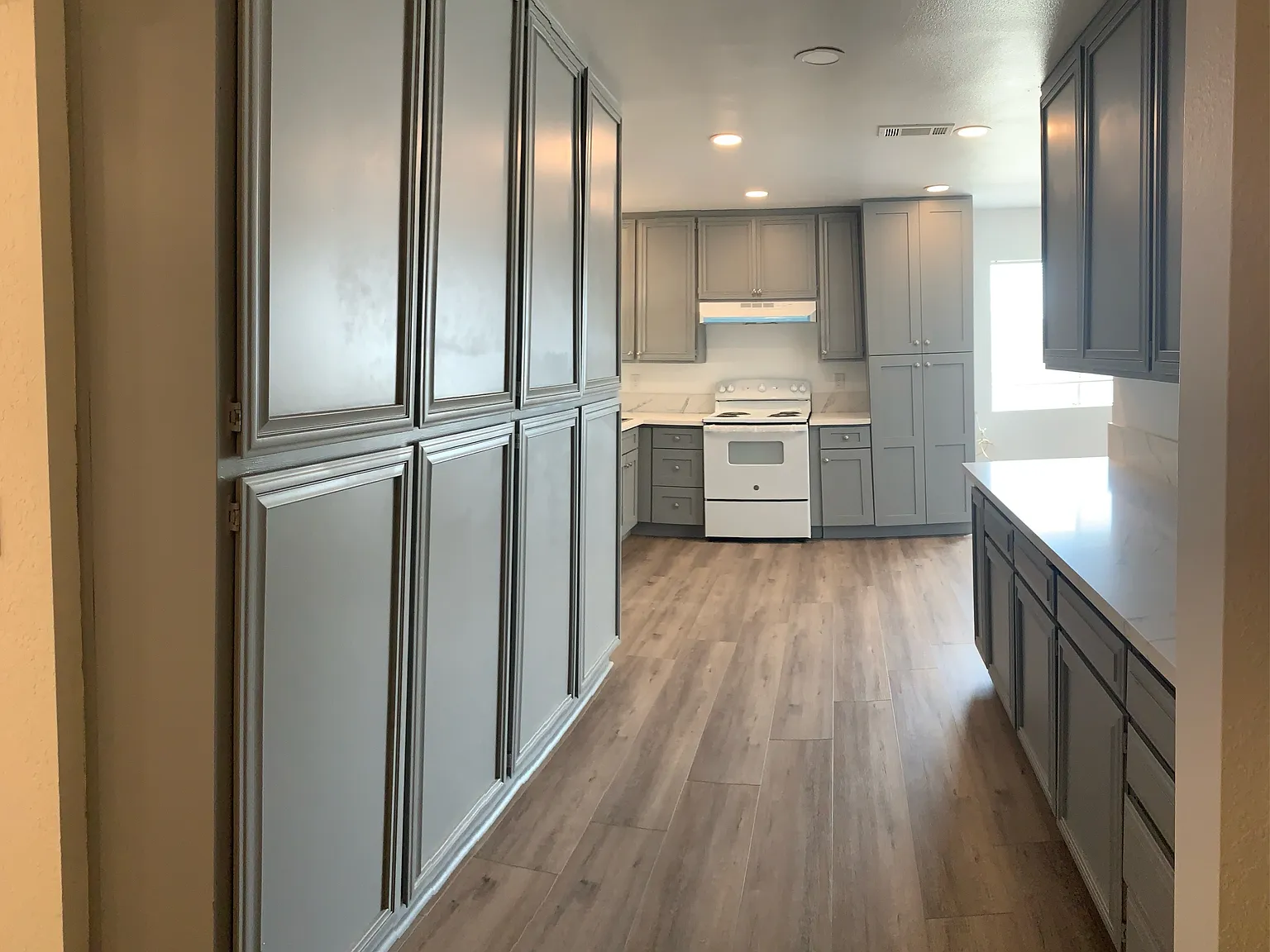 1394 Yucca Dr - C — Photo 4