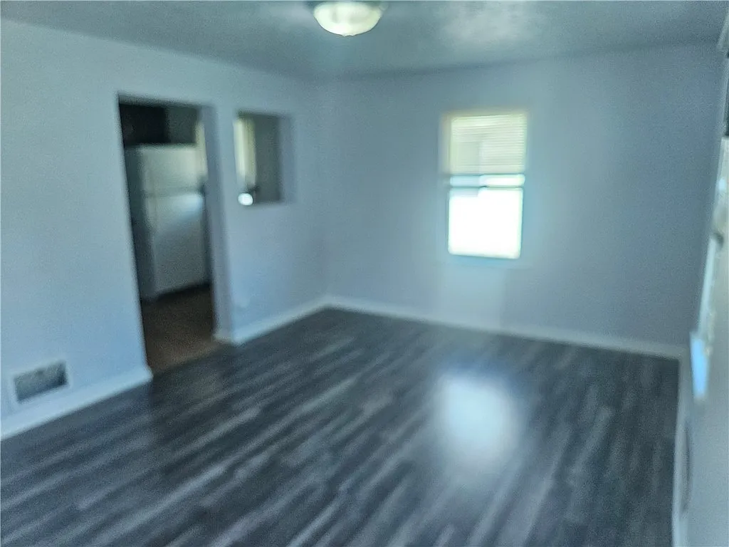 2 bed, 945 sqft, $1,200 — Photo 3