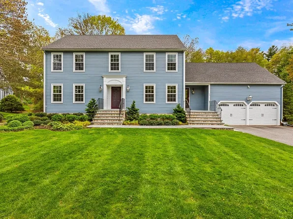 24 Belknap Dr, Andover, MA 01810