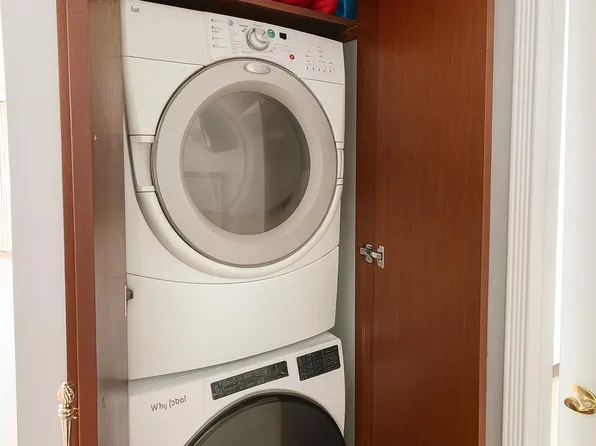 60 Oceana Drive West image 8 of 21