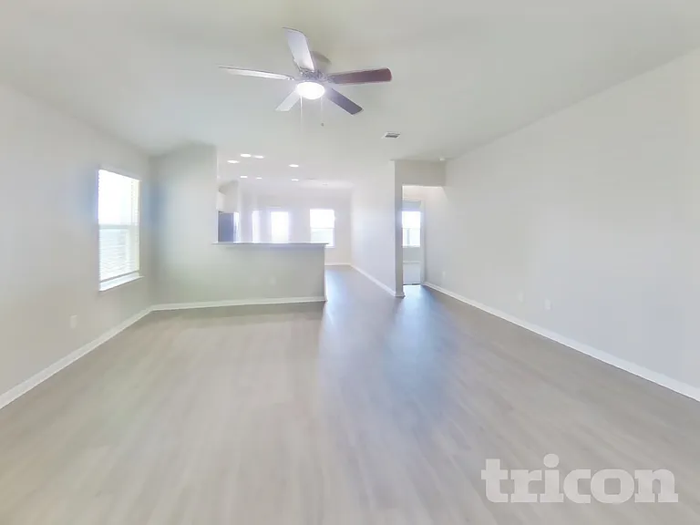 441 Otto Ave — Photo 2