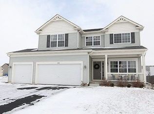 3284 Pinewood Dr, Yorkville, IL 60560