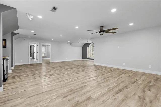 1658 Country Club Dr — Photo 10