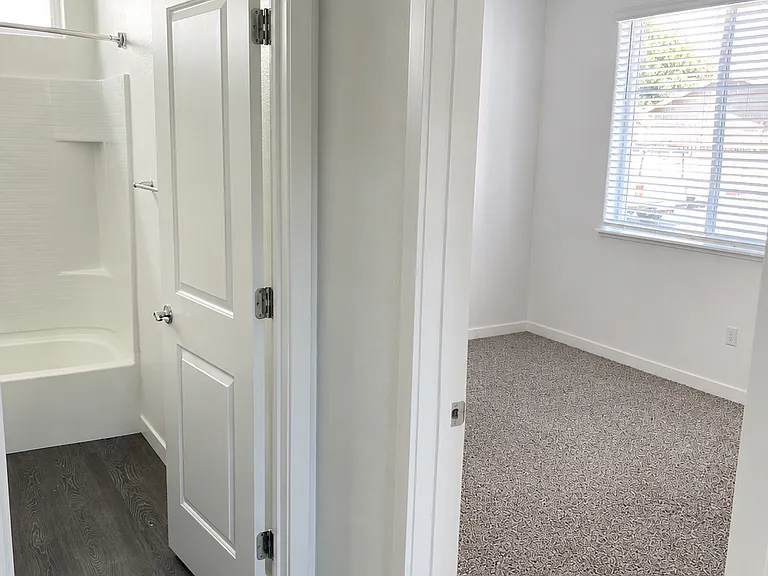 129 Sophia Ct — Photo 26