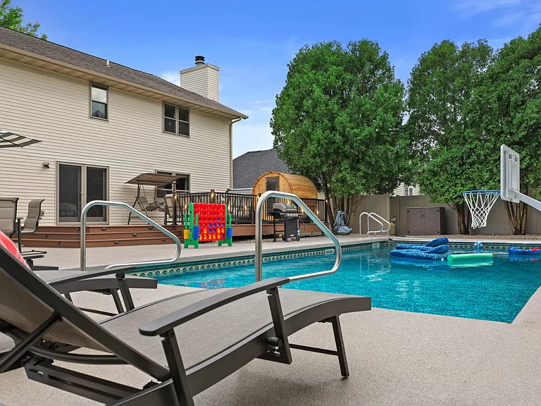 1872 Barrington Dr — Photo 75