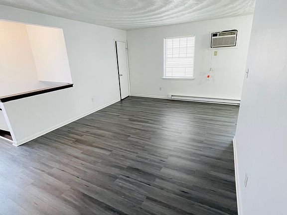 3rd image of 6228 Chesapeake Blvd APT C