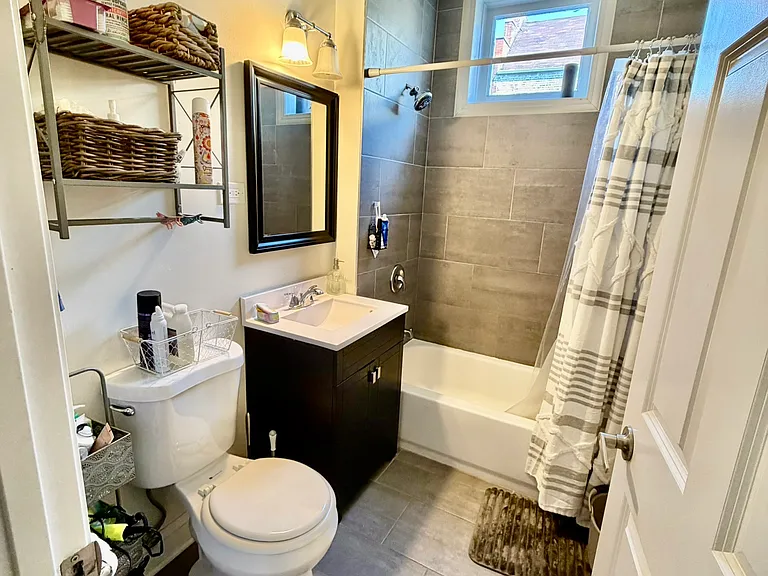 1435 N Ashland Ave #2F — Photo 7