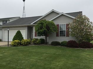 1331 Golf View Dr, Nappanee, IN 46550