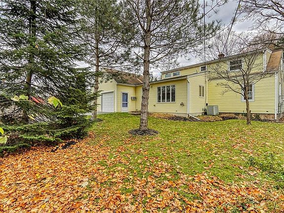3rd image of 11 Devonshire Dr
