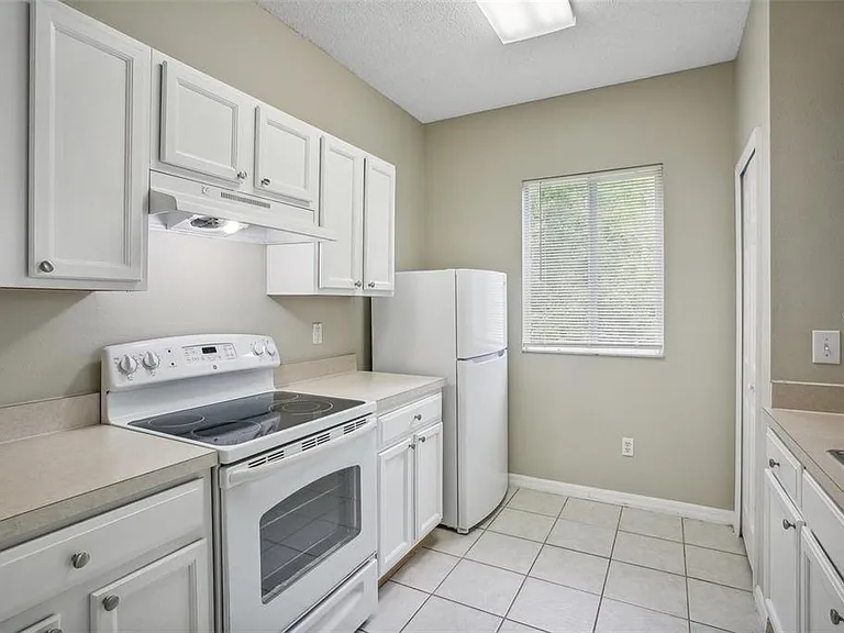18181 Paradise Point Dr — Photo 40