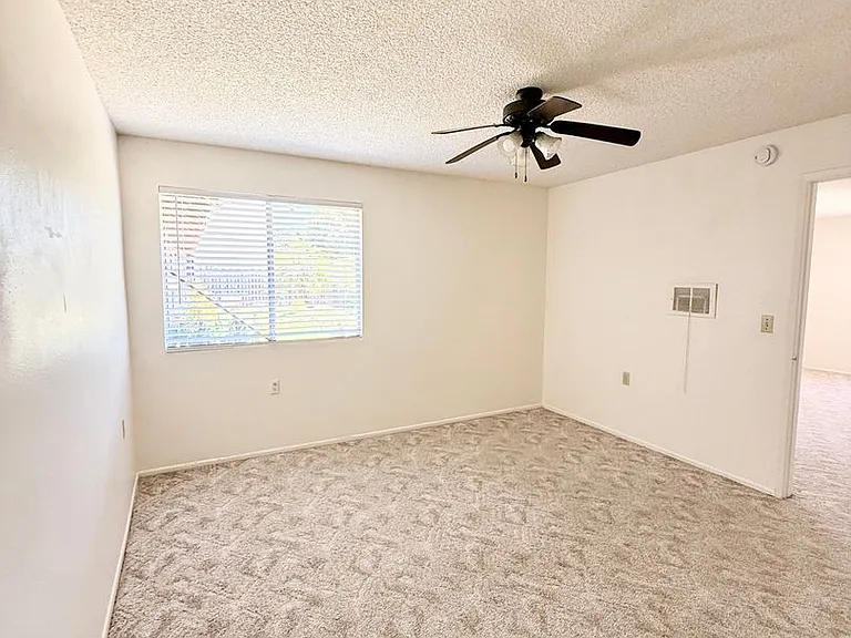 134 N M St — Photo 7