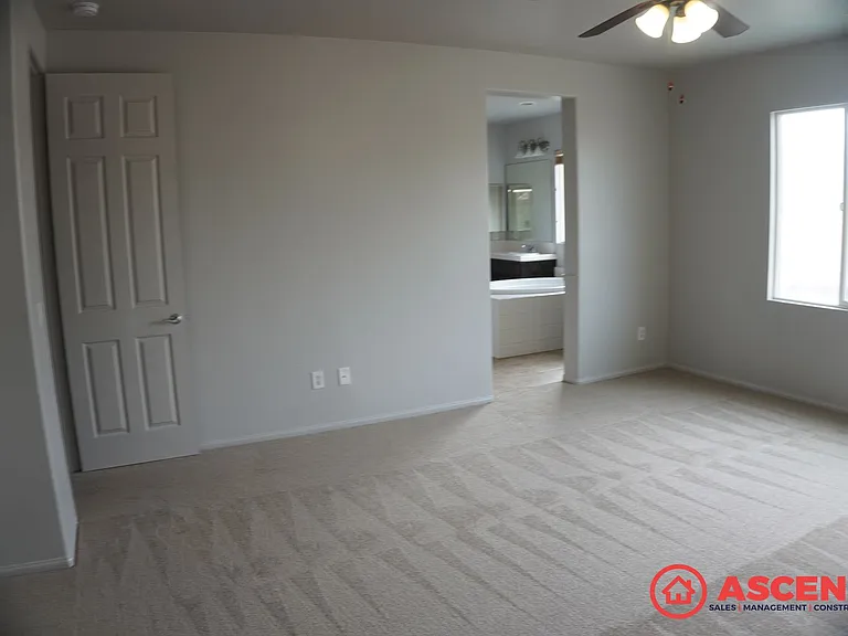 9901 Riata Ln — Photo 8