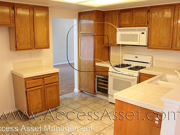 5th image of 39733 Castile Ave