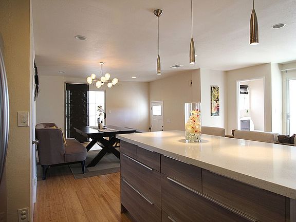 3rd image of 6019 Roy St
