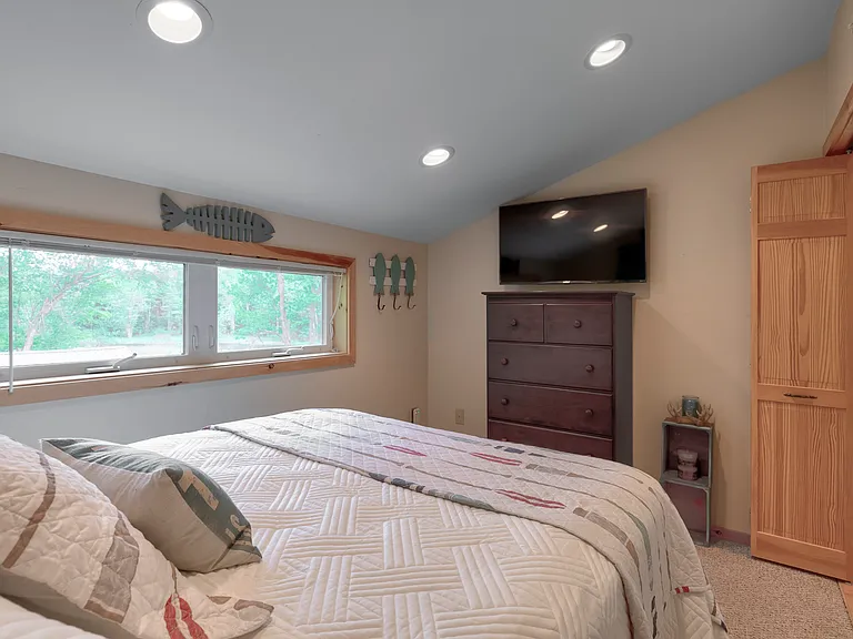 90 Lake Shore Dr — Photo 6