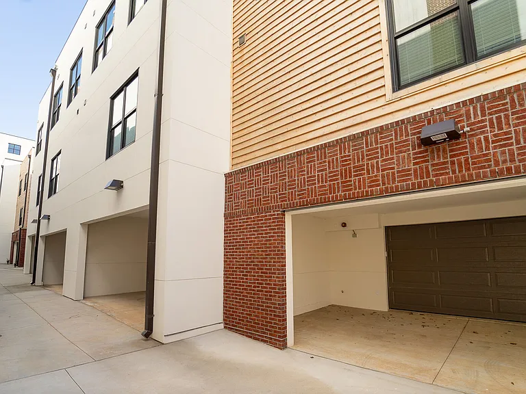 Chandler Residences — Photo 24
