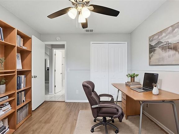 5th image of 1183 Pin Oak Dr