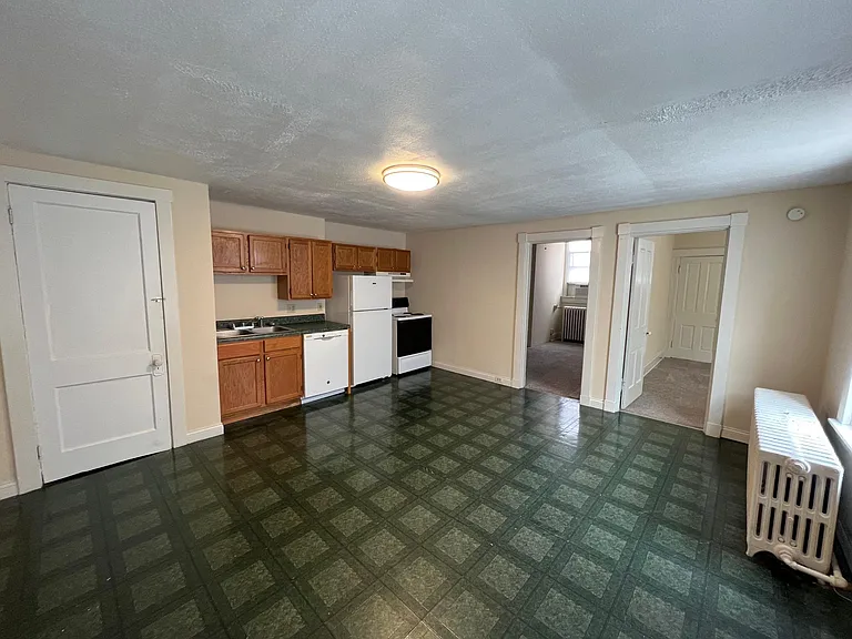2210 Victor St #3 — Photo 3